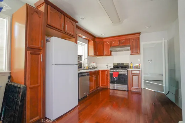 $930,000 | 404 South Poinsettia Avenue, Compton, CA 90221