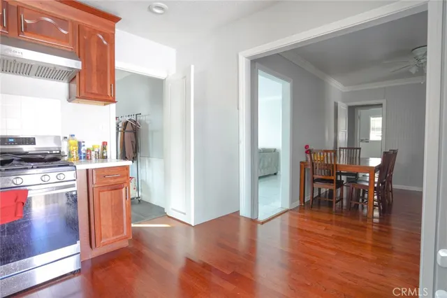 $930,000 | 404 South Poinsettia Avenue, Compton, CA 90221