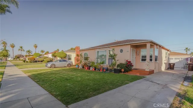 $930,000 | 404 South Poinsettia Avenue, Compton, CA 90221