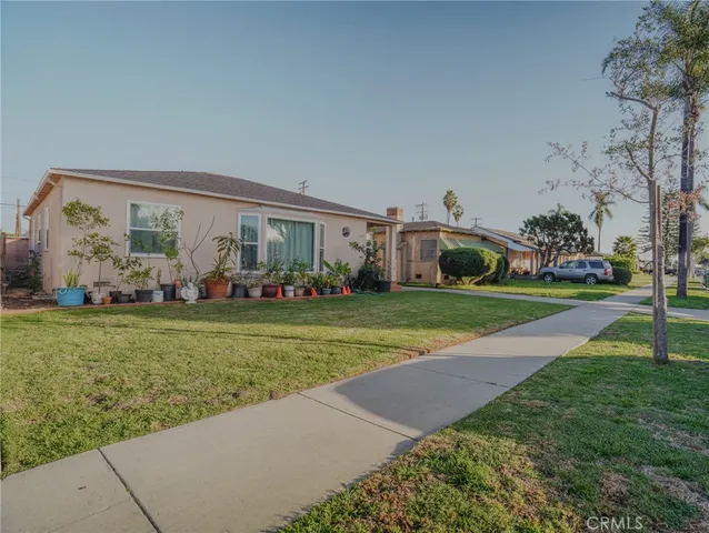 $930,000 | 404 South Poinsettia Avenue, Compton, CA 90221