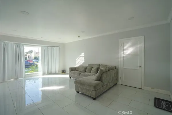 $930,000 | 404 South Poinsettia Avenue, Compton, CA 90221