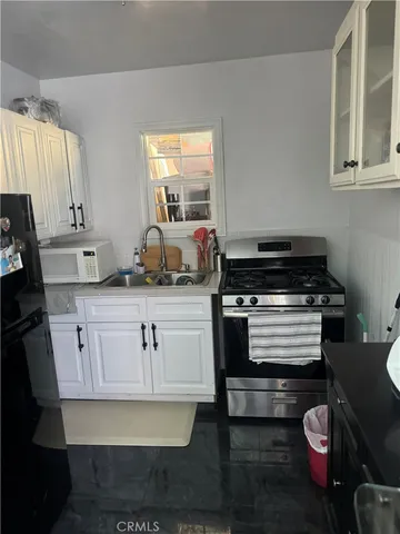 $930,000 | 404 South Poinsettia Avenue, Compton, CA 90221