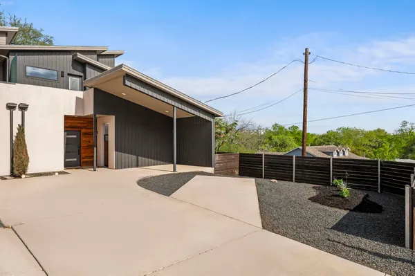 a house view with a outdoor space