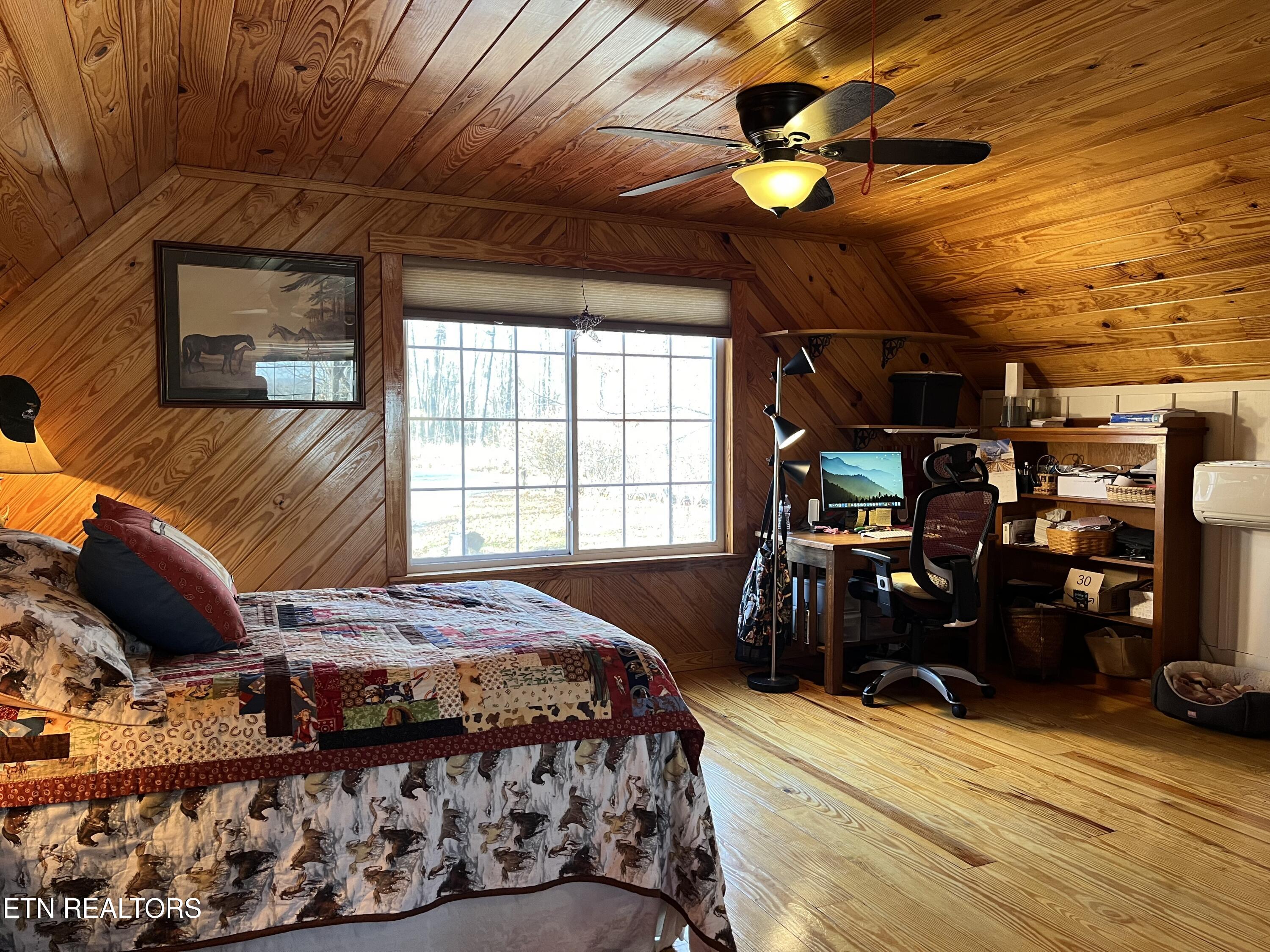 152 Ridge Point Road Jamestown, TN 38556 - Photo 10 of 24 152 Upstairs Bedrm Offivce area