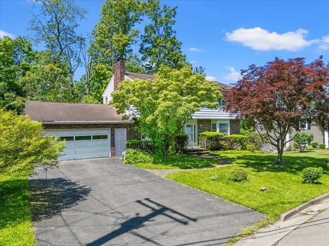 $309,900 | 308 Robin Lane, Vestal, NY 13850