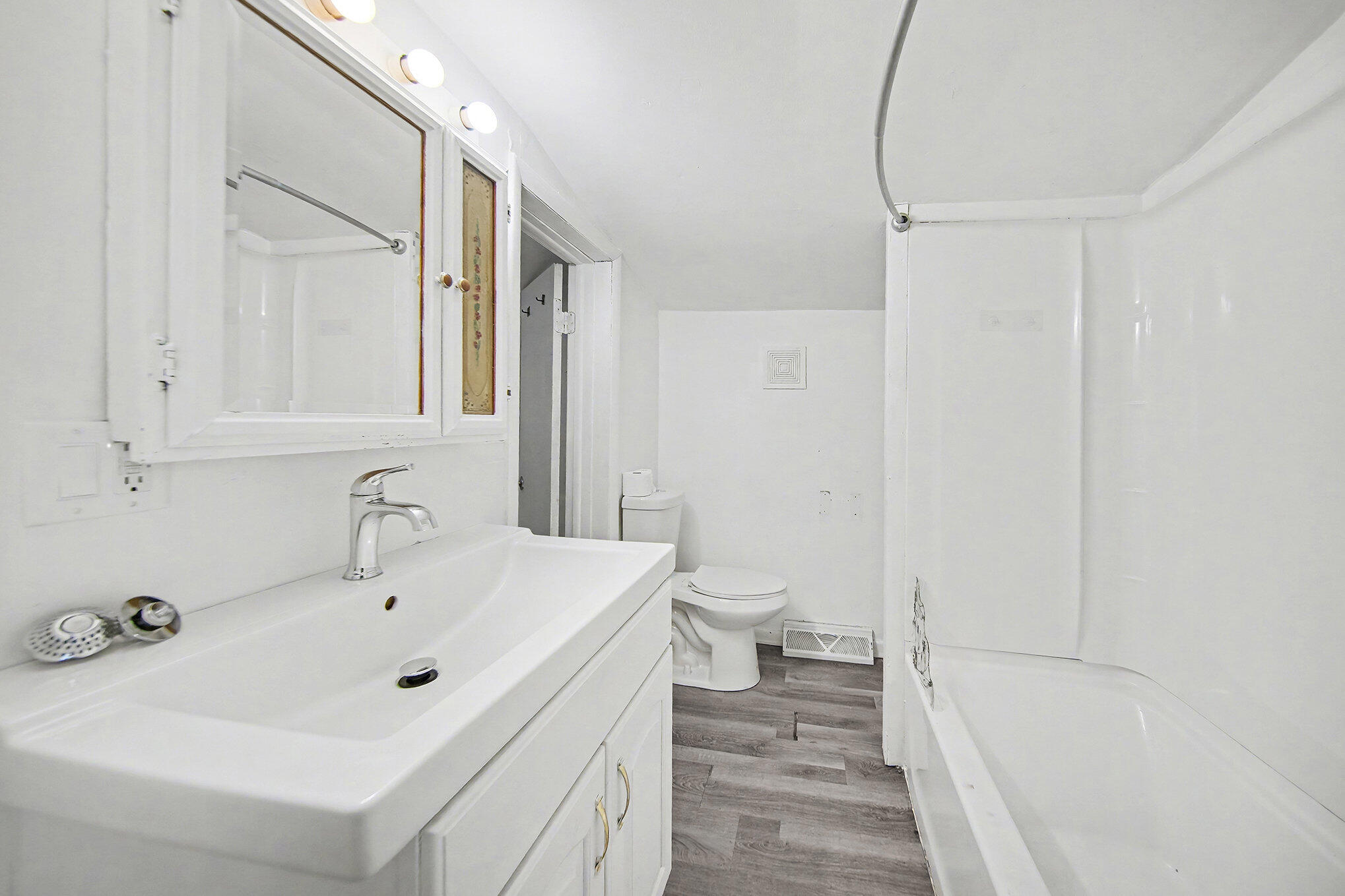 1023 Maple Avenue Jackson, MI 49203 - Photo 14 of 20 014_file_388