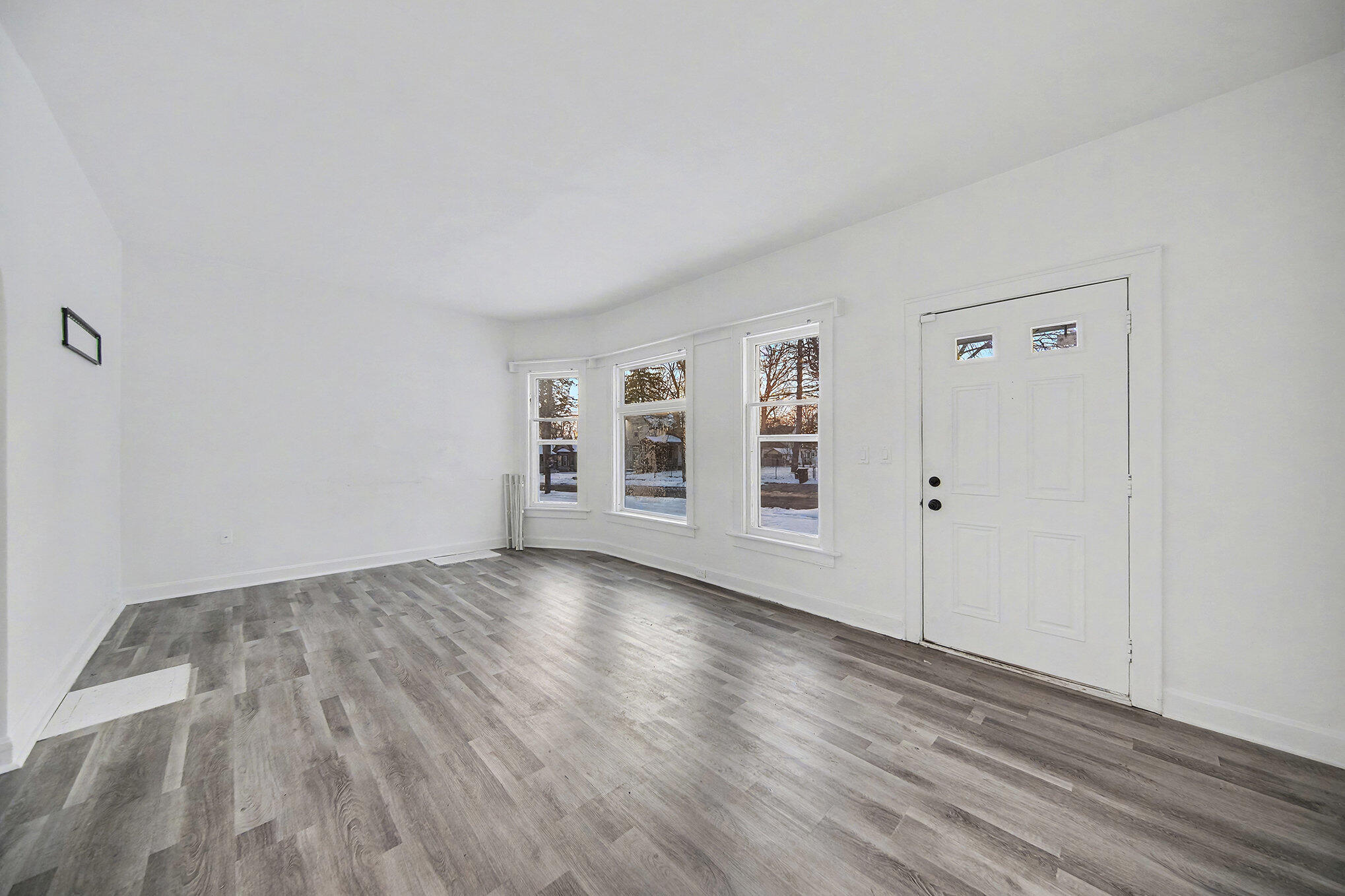 1023 Maple Avenue Jackson, MI 49203 - Photo 4 of 20 004_file_694