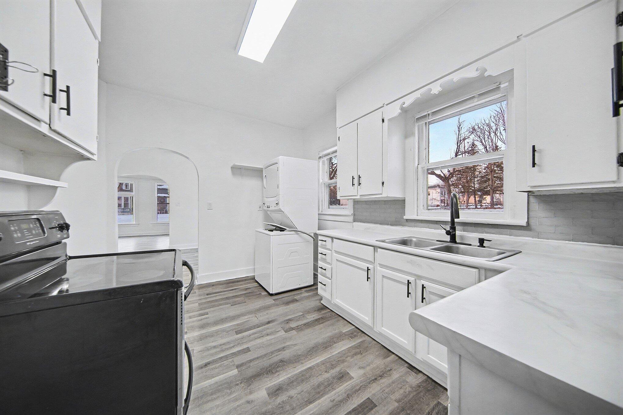 1023 Maple Avenue Jackson, MI 49203 - Photo 8 of 20 008_file_506