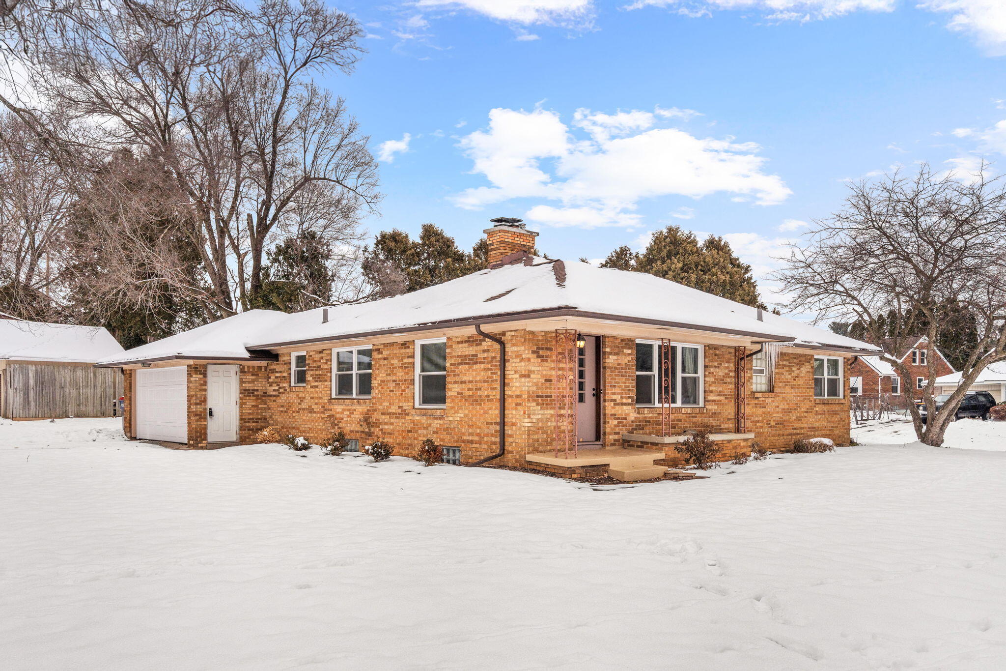 2113 Hamstead Road Northwest Grand Rapids, MI 49504 - Photo 3 of 39 4-web-or-mls-04