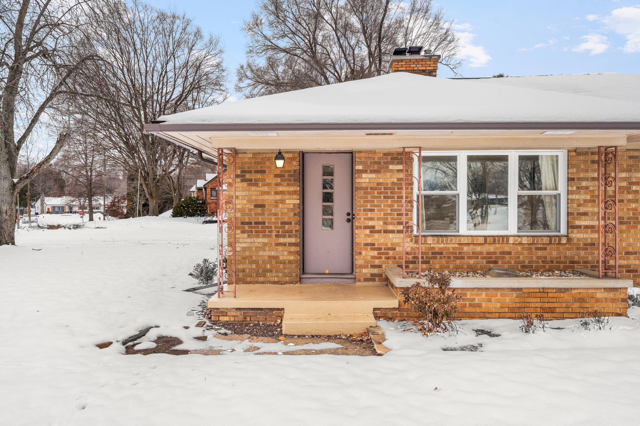 2113 Hamstead Road Northwest Grand Rapids, MI 49504 - Photo 4 of 39 5-web-or-mls-05