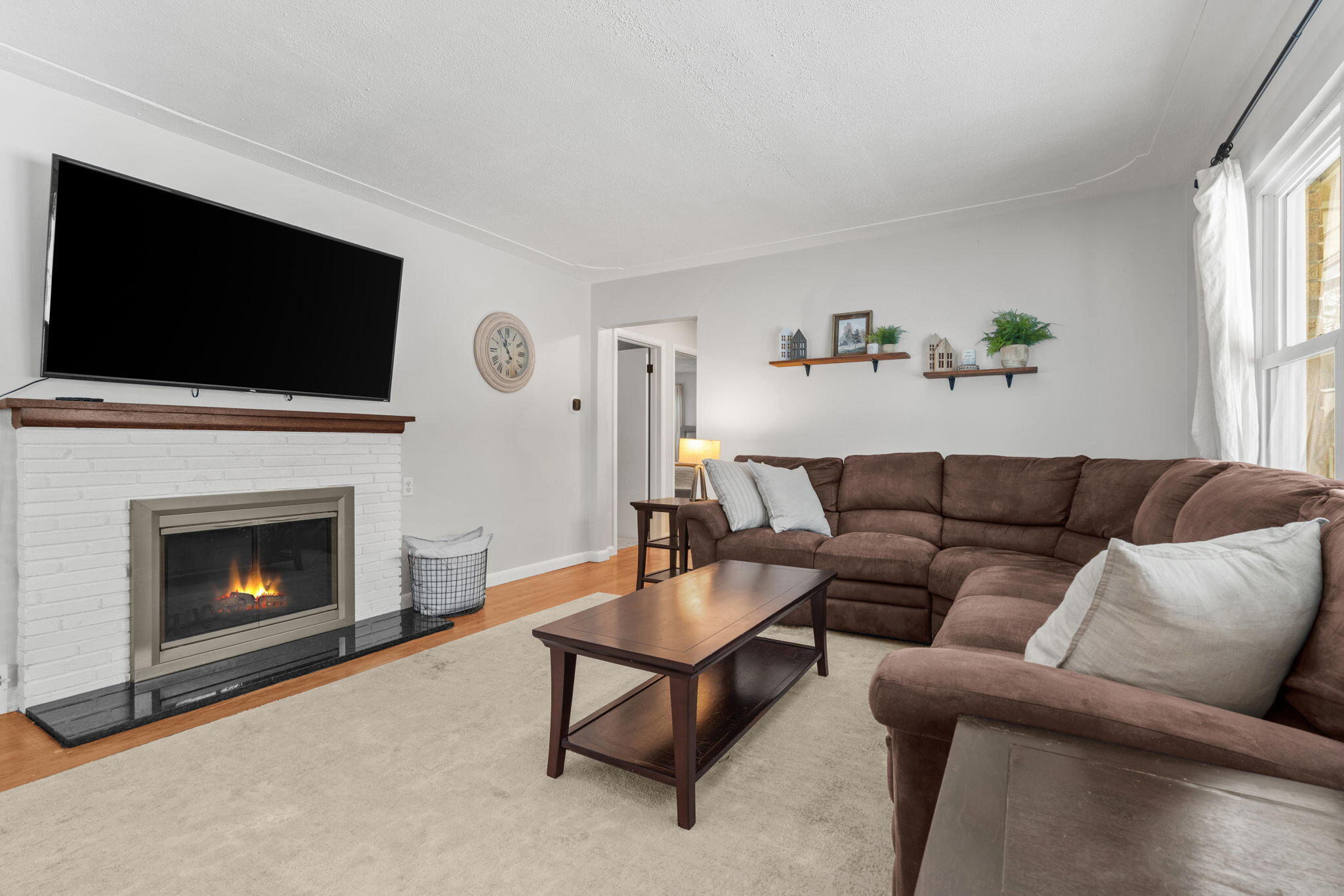 2113 Hamstead Road Northwest Grand Rapids, MI 49504 - Photo 6 of 39 7-web-or-mls-07
