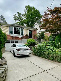 $1,288,888 | 38-47 Douglaston Parkway | Douglaston