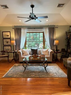 $1,288,888 | 38-47 Douglaston Parkway | Douglaston