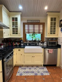 $1,288,888 | 38-47 Douglaston Parkway | Douglaston