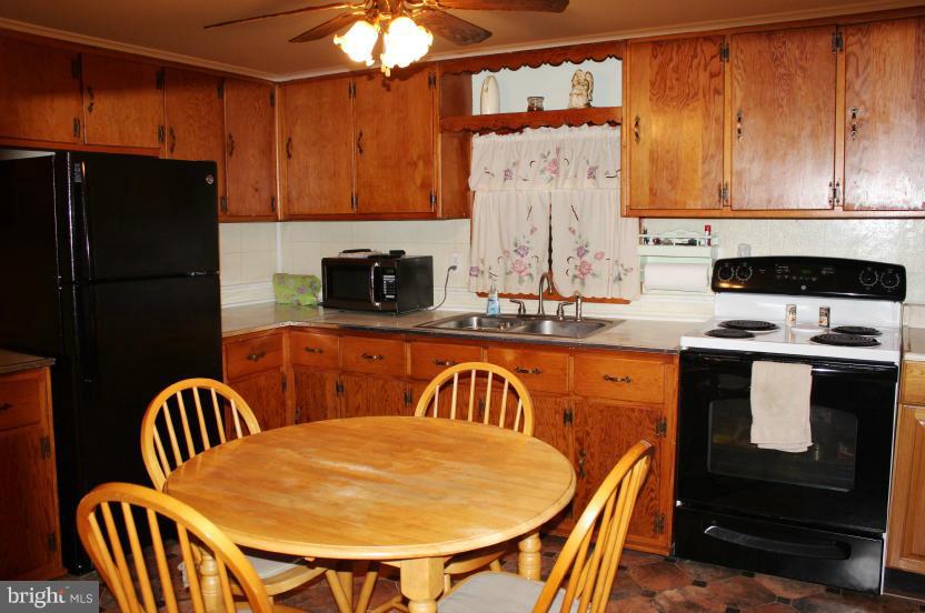 21 Grandaddy Road Harpers Ferry, WV 25425 - Photo 8 of 19 Kitchen with Table Space