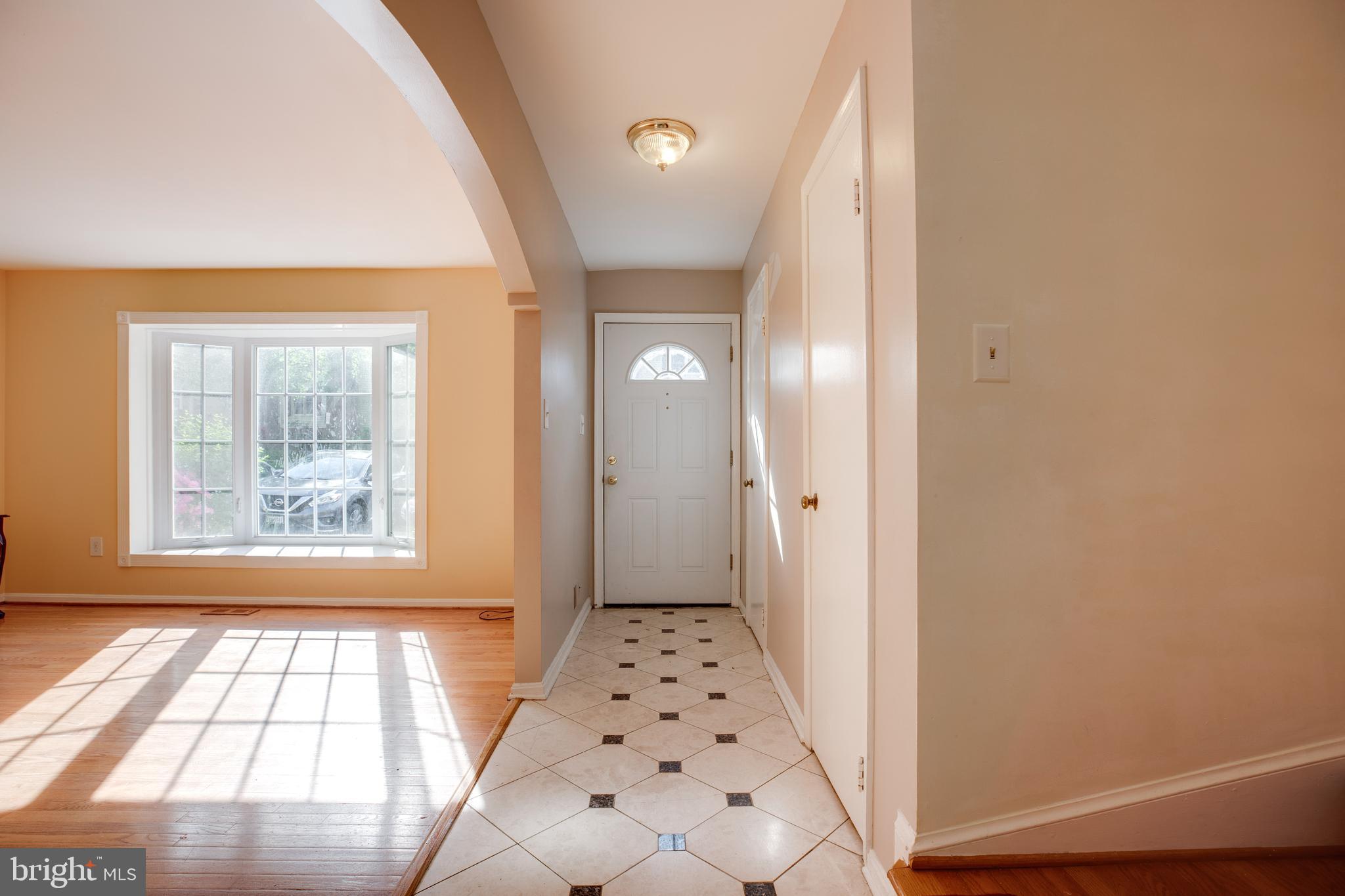8024 Sleepy View Lane Springfield, VA 22153 - Photo 4 of 48 Gallery Image 4