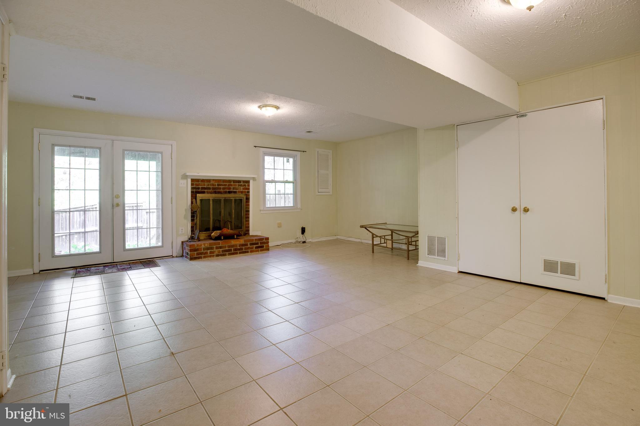 8024 Sleepy View Lane Springfield, VA 22153 - Photo 38 of 48 Gallery Image 38