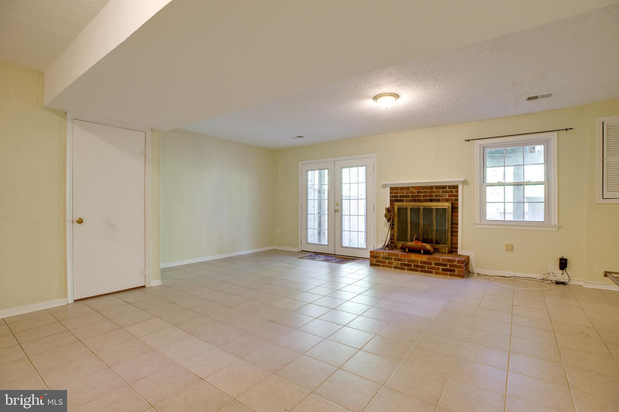 8024 Sleepy View Lane Springfield, VA 22153 - Photo 39 of 48 Gallery Image 39