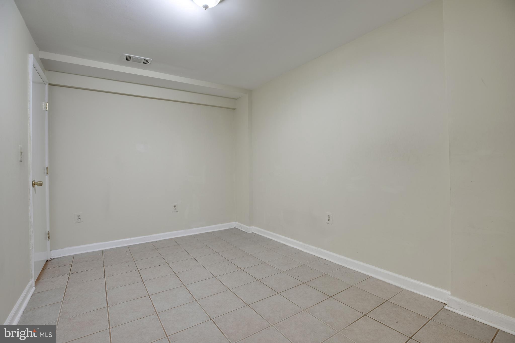 8024 Sleepy View Lane Springfield, VA 22153 - Photo 44 of 48 Gallery Image 44