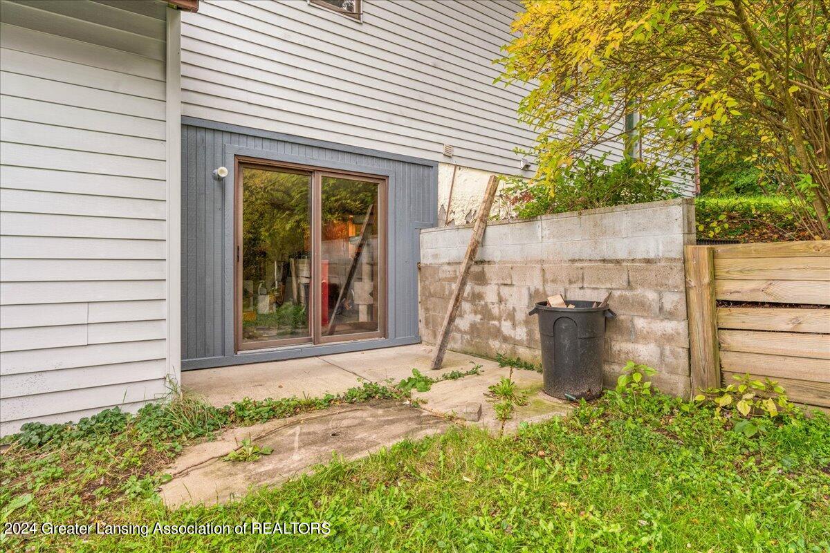 823 Wolverine Road Mason, MI 48854 - Photo 28 of 47 Sliding Glass Door