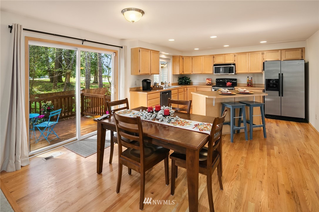3921 Northeast 9th Place Renton, WA 98056 - Photo 9 of 25