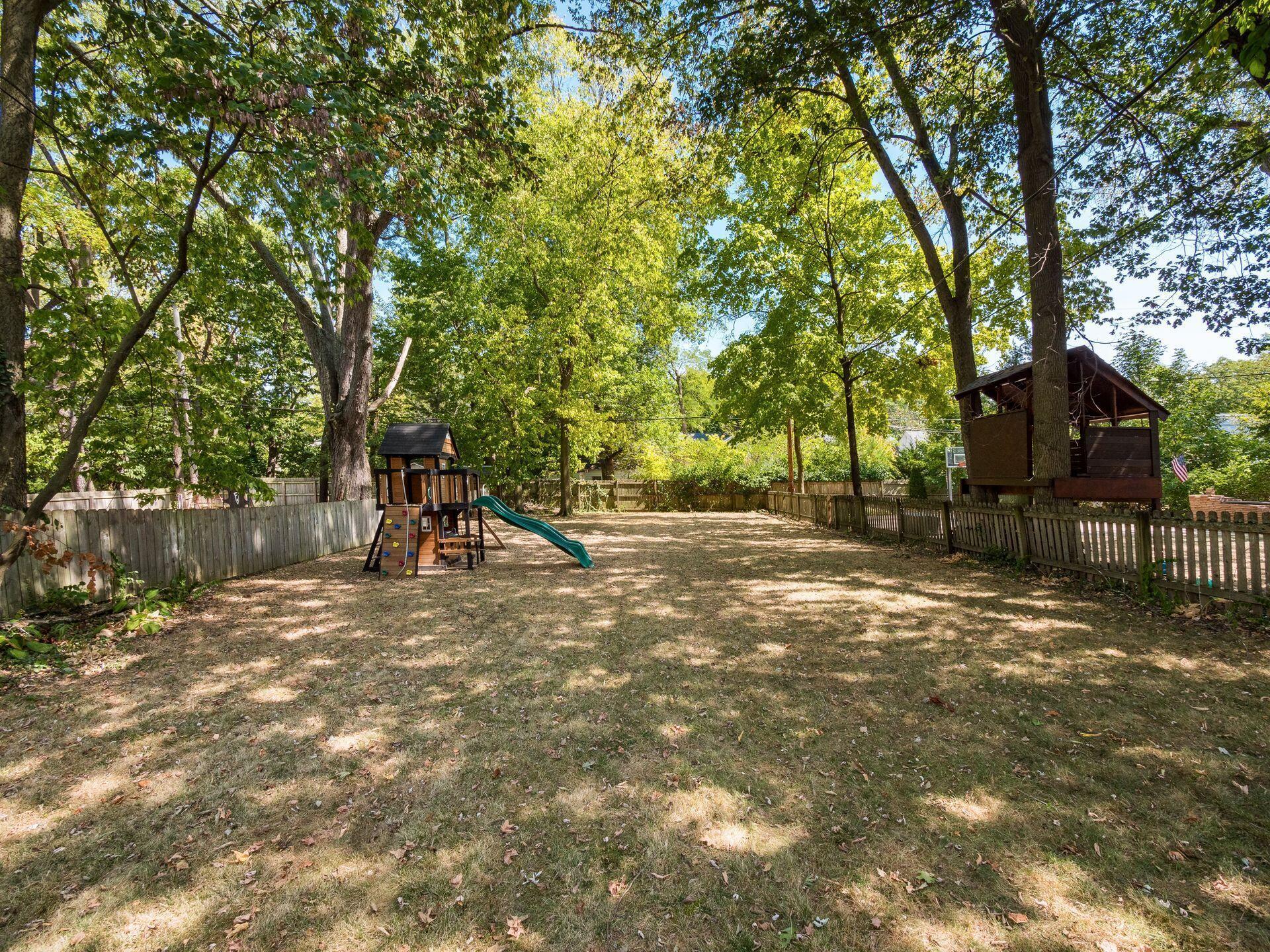 206 North Stanwood Road Bexley, OH 43209 - Photo 5 of 60 Backyard