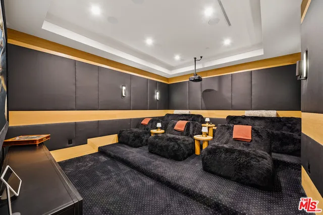 $36,000 | 15645 Woodvale Road, Encino, CA 91436