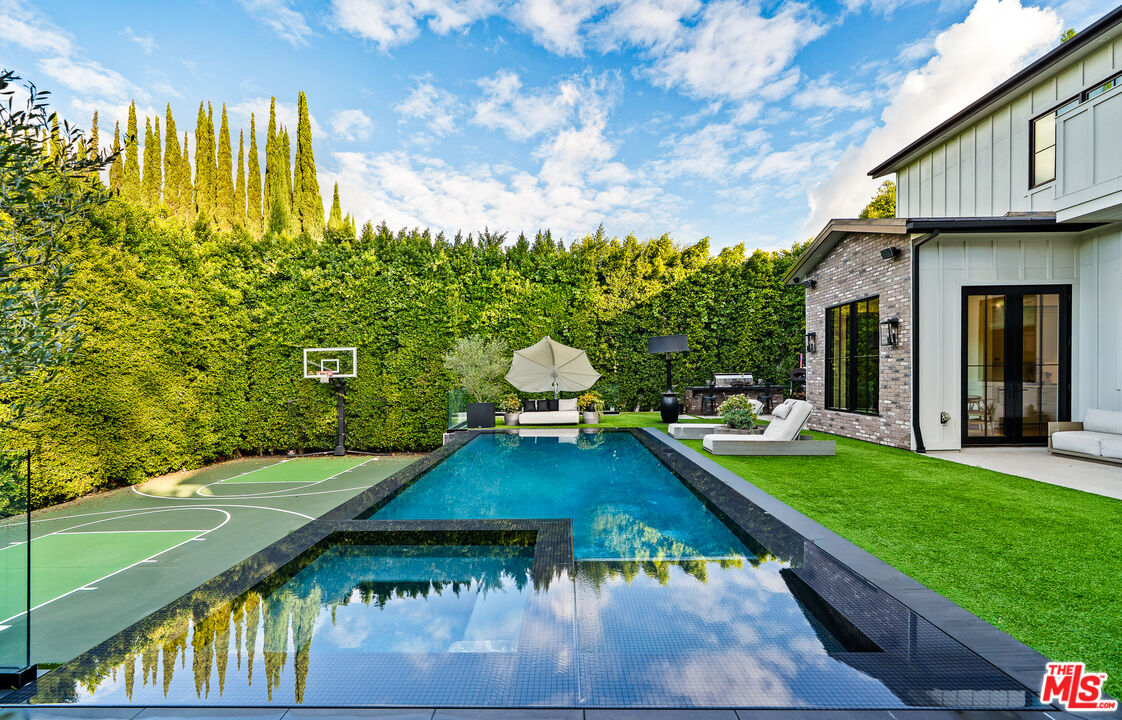 15645 Woodvale Road Encino, CA 91436 - Photo 32 of 39