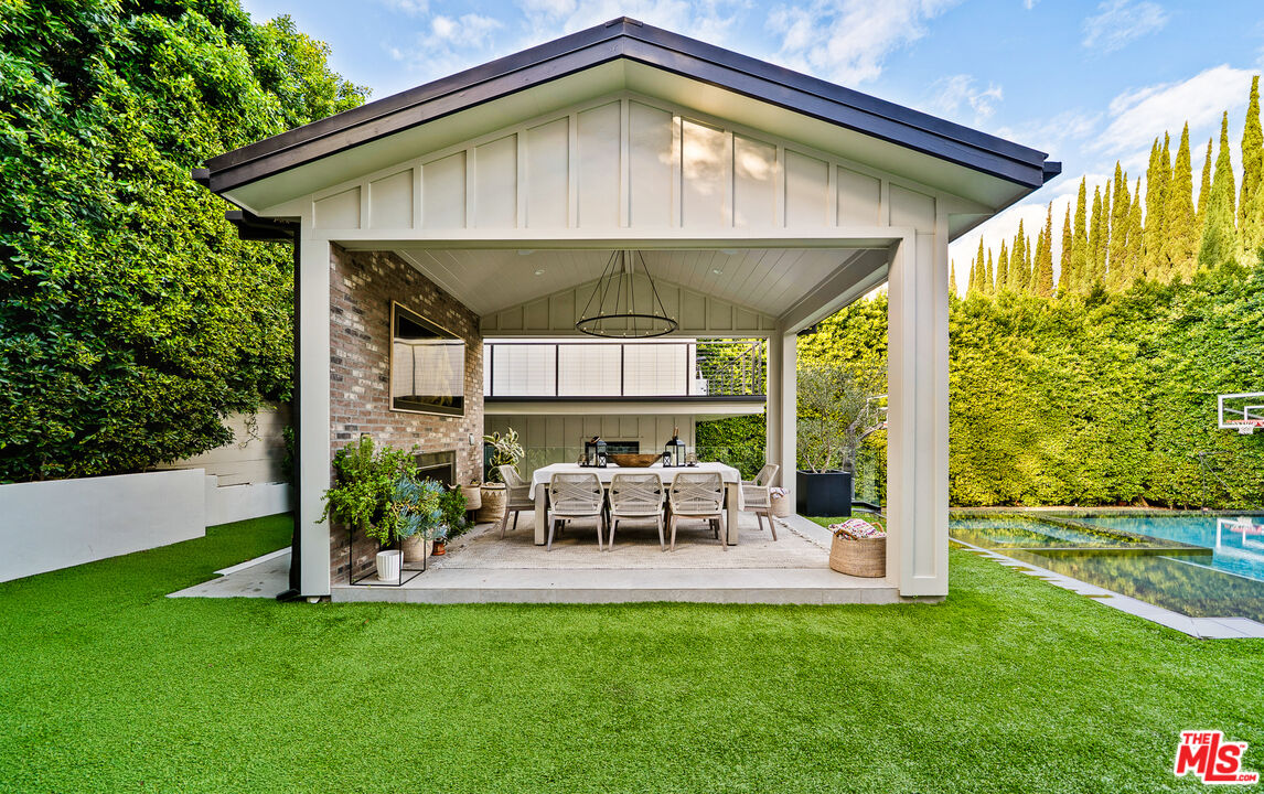 15645 Woodvale Road Encino, CA 91436 - Photo 37 of 39