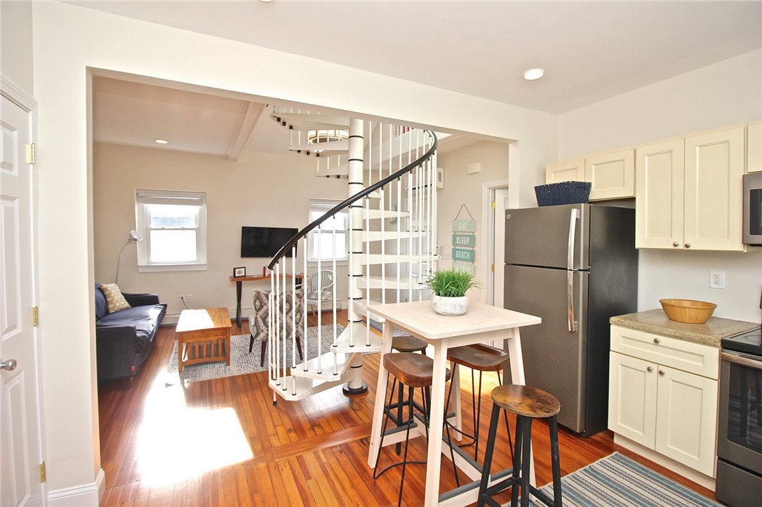 668 Thames Street, Unit 3 Newport, RI 02840 - Photo 15 of 47 View from kitchen to living room
