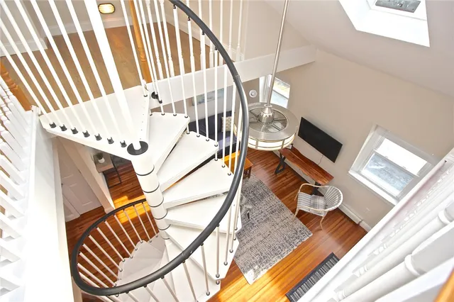 $3,000 | 668 Thames Street, Unit 3, Newport, RI 02840