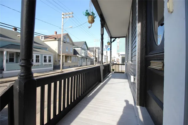 $3,000 | 668 Thames Street, Unit 3, Newport, RI 02840