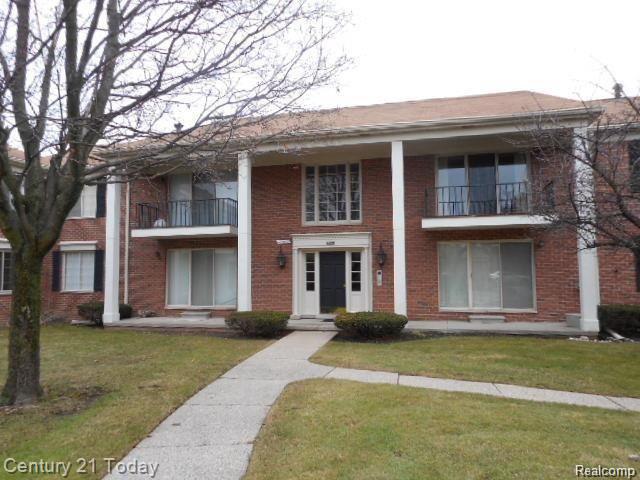 29602 Middlebelt Road, Unit 801 Farmington Hills, MI 48334 - Photo 2 of 14
