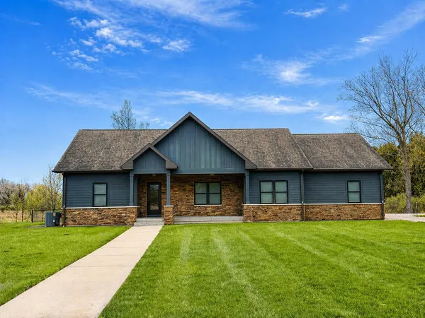 $940,000 | 16054 Division Drive, Marshall, MI 49068