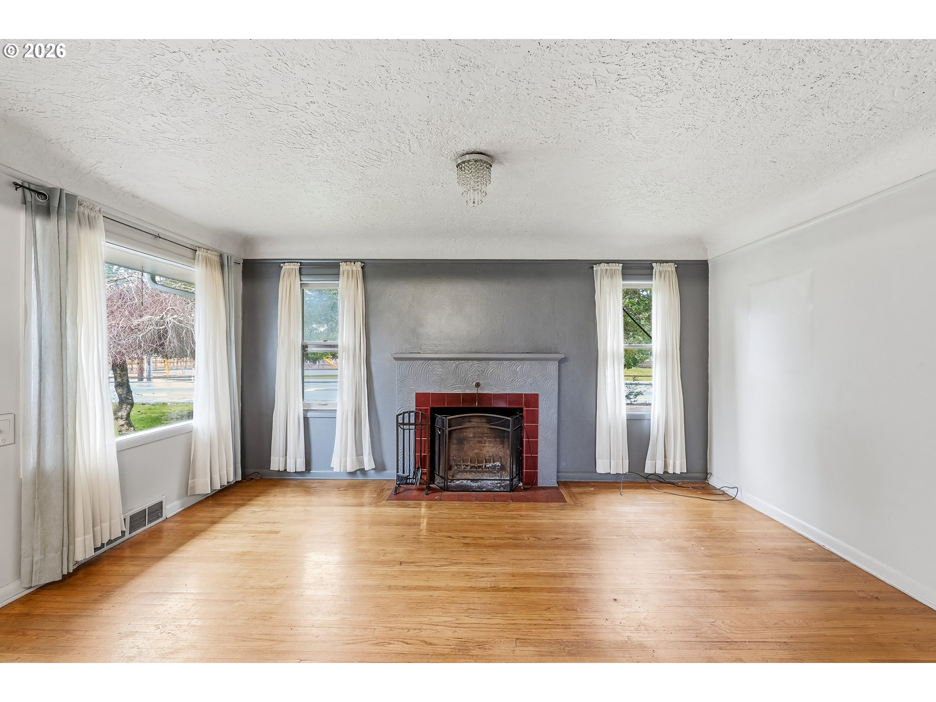 4510 Southeast 128th Avenue Portland, OR 97236 - Photo 7 of 17