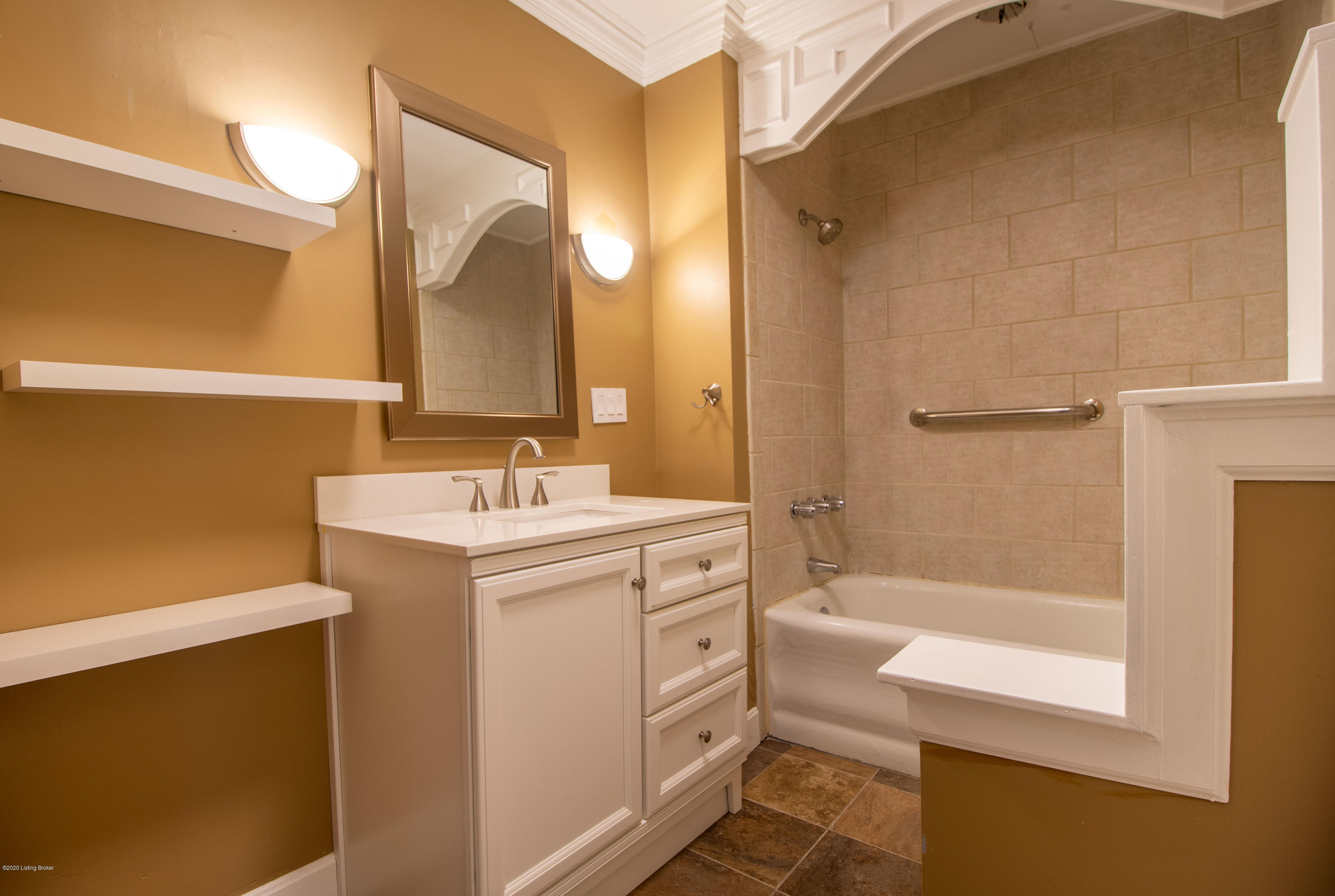 2877 Riedling Drive Louisville, KY 40206 - Photo 20 of 49 Full Bath 1st Floor (1)