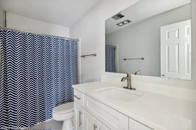 $4,975 | 47 West Stone Avenue, Lake Forest, IL 60045