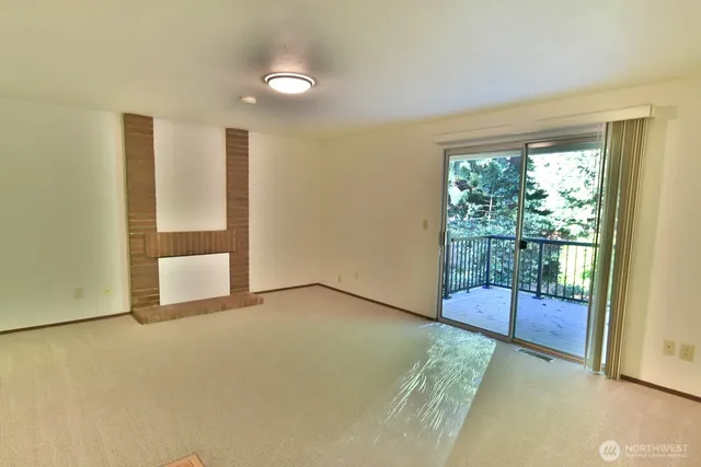 $3,000 | 10942 167th Avenue Northeast, Redmond, WA 98052