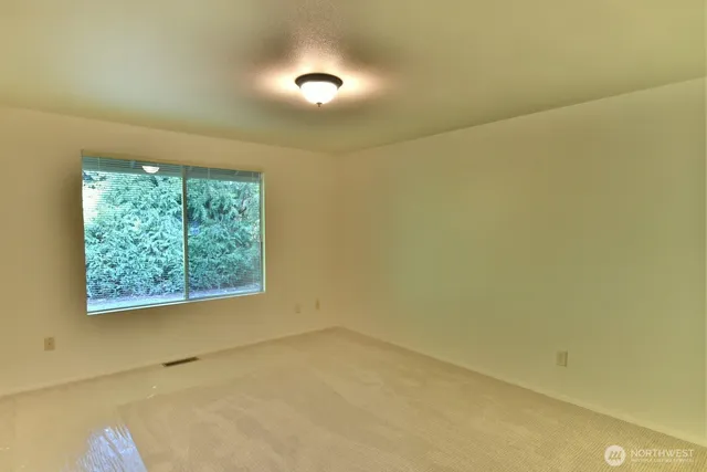 $3,000 | 10942 167th Avenue Northeast, Redmond, WA 98052