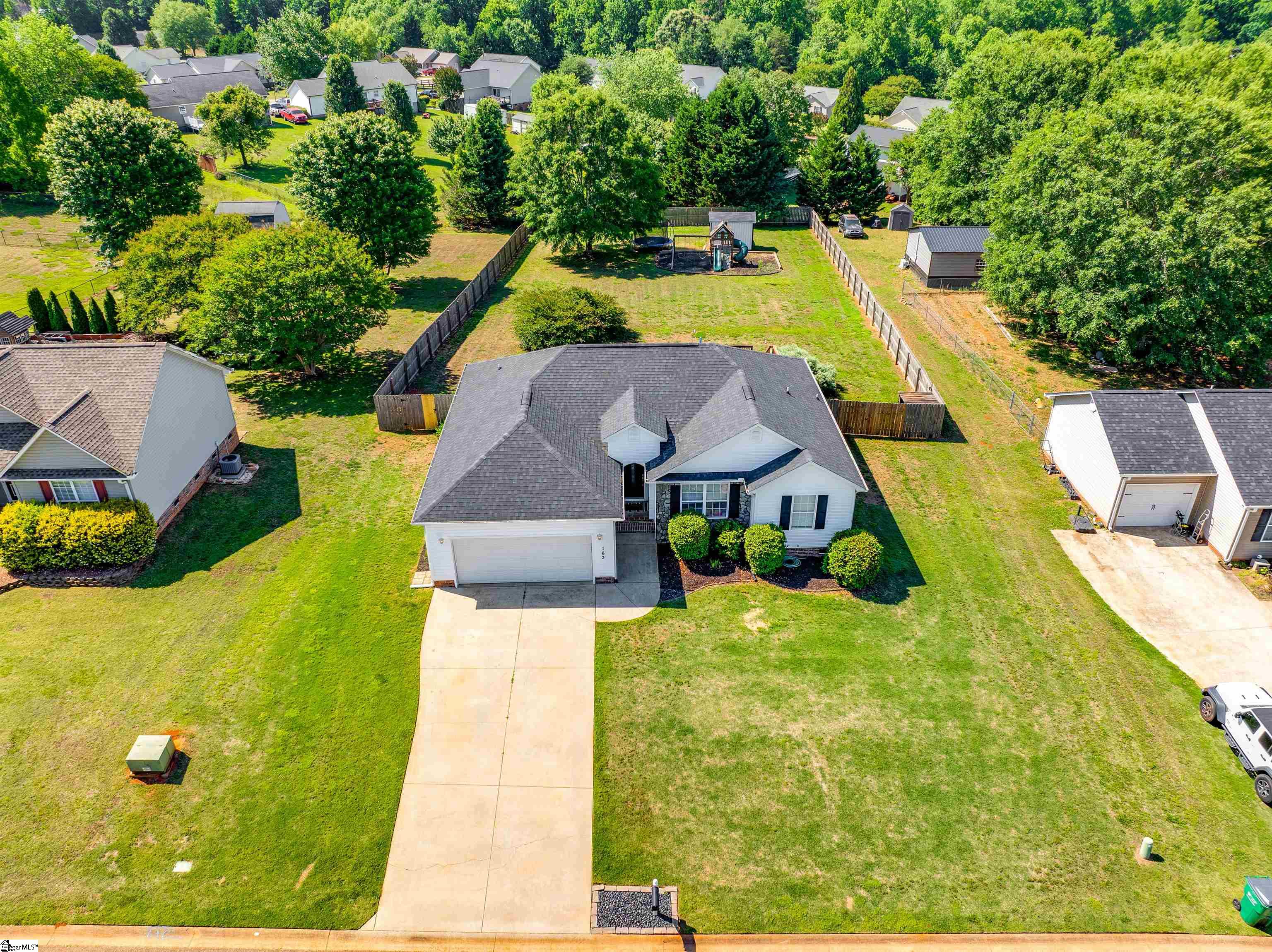 163 Summer Lady Lane Boiling Springs, SC 29316 - Photo 2 of 39