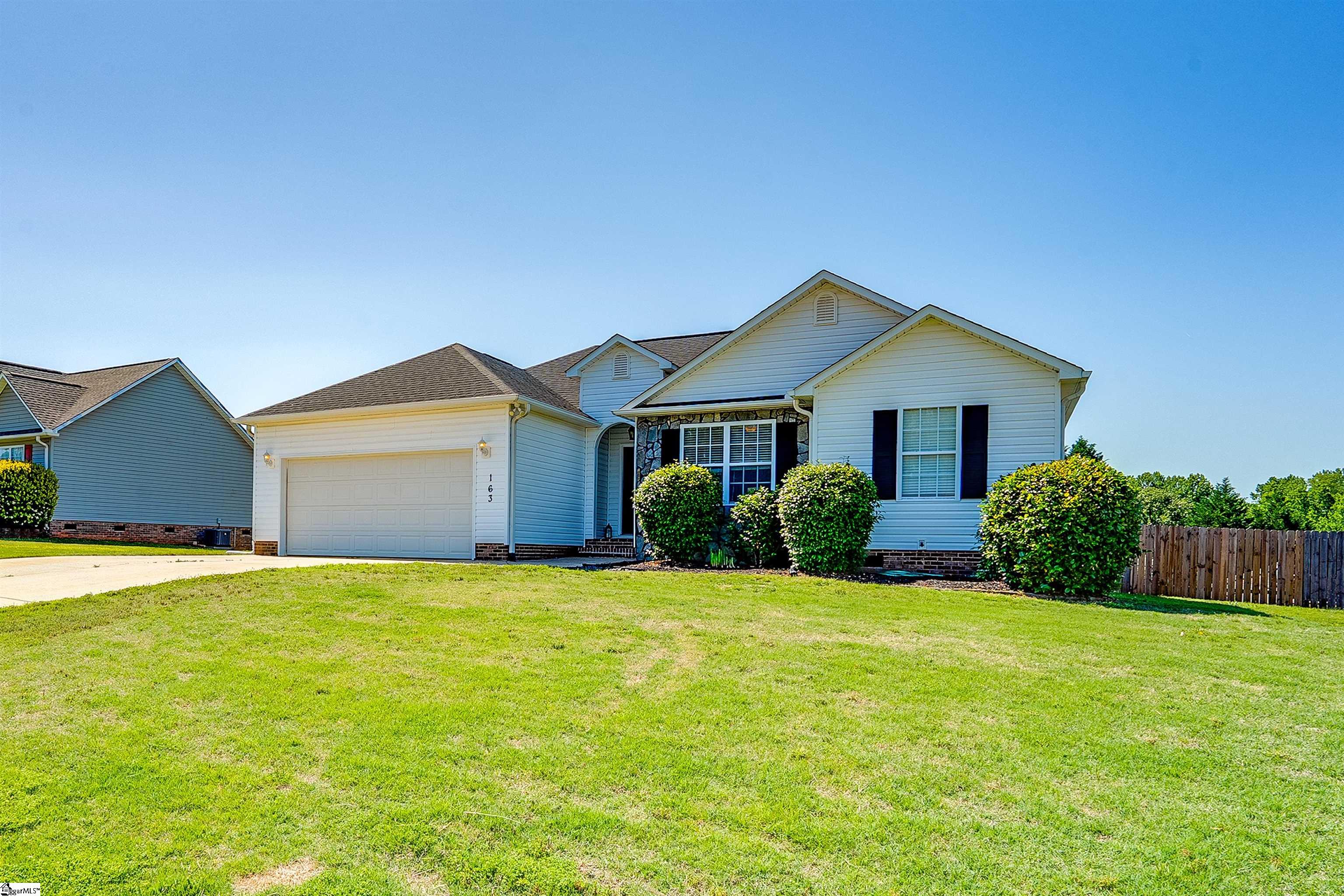 163 Summer Lady Lane Boiling Springs, SC 29316 - Photo 4 of 39