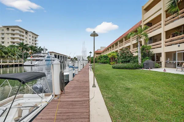 $2,500 | 1700 Southeast 15th Street, Unit 106, Fort Lauderdale, FL 33316