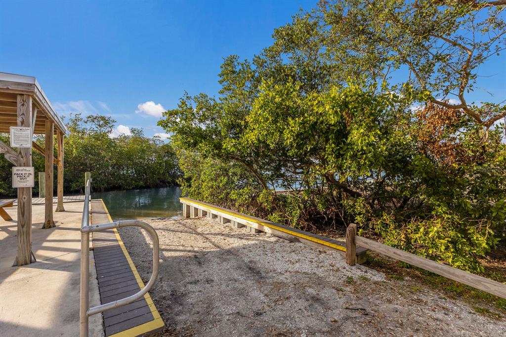 1898 Wharf Road Sarasota, FL 34231 - Photo 34 of 42 Wharf Road Park