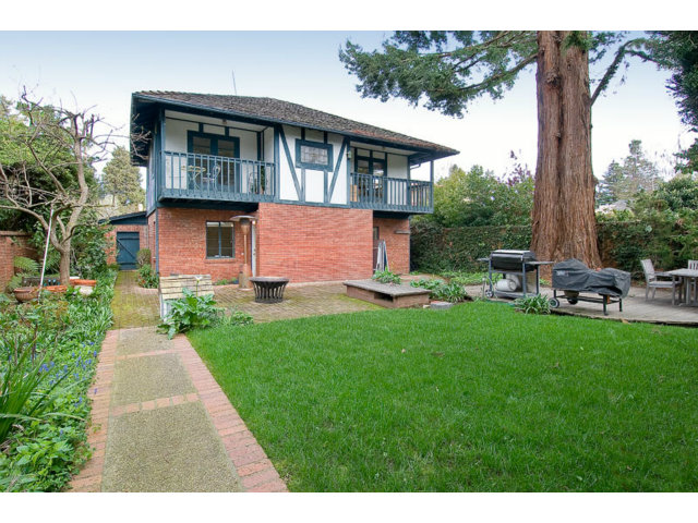325 Princeton Road Menlo Park, CA 94025 - Photo 14 of 15 a front view of a house with a garden