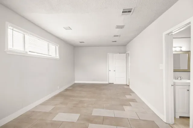 $189,900 | 2729 Jones Street, Houston, TX 77026