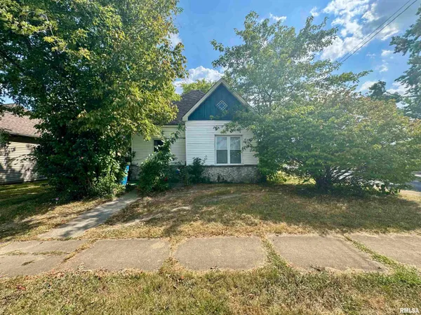 $39,000 | 212 West Sylvia Avenue, Christopher, IL 62822