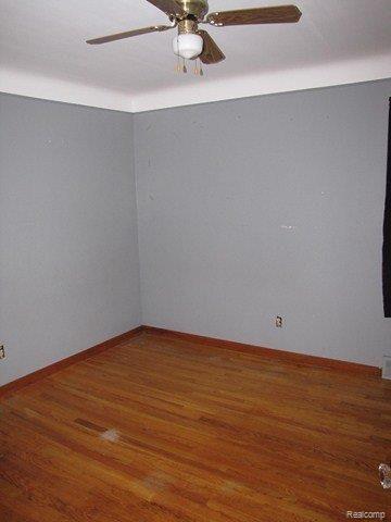 15651 Stephens Road Eastpointe, MI 48021 - Photo 5 of 8 IMG_4044.JPG