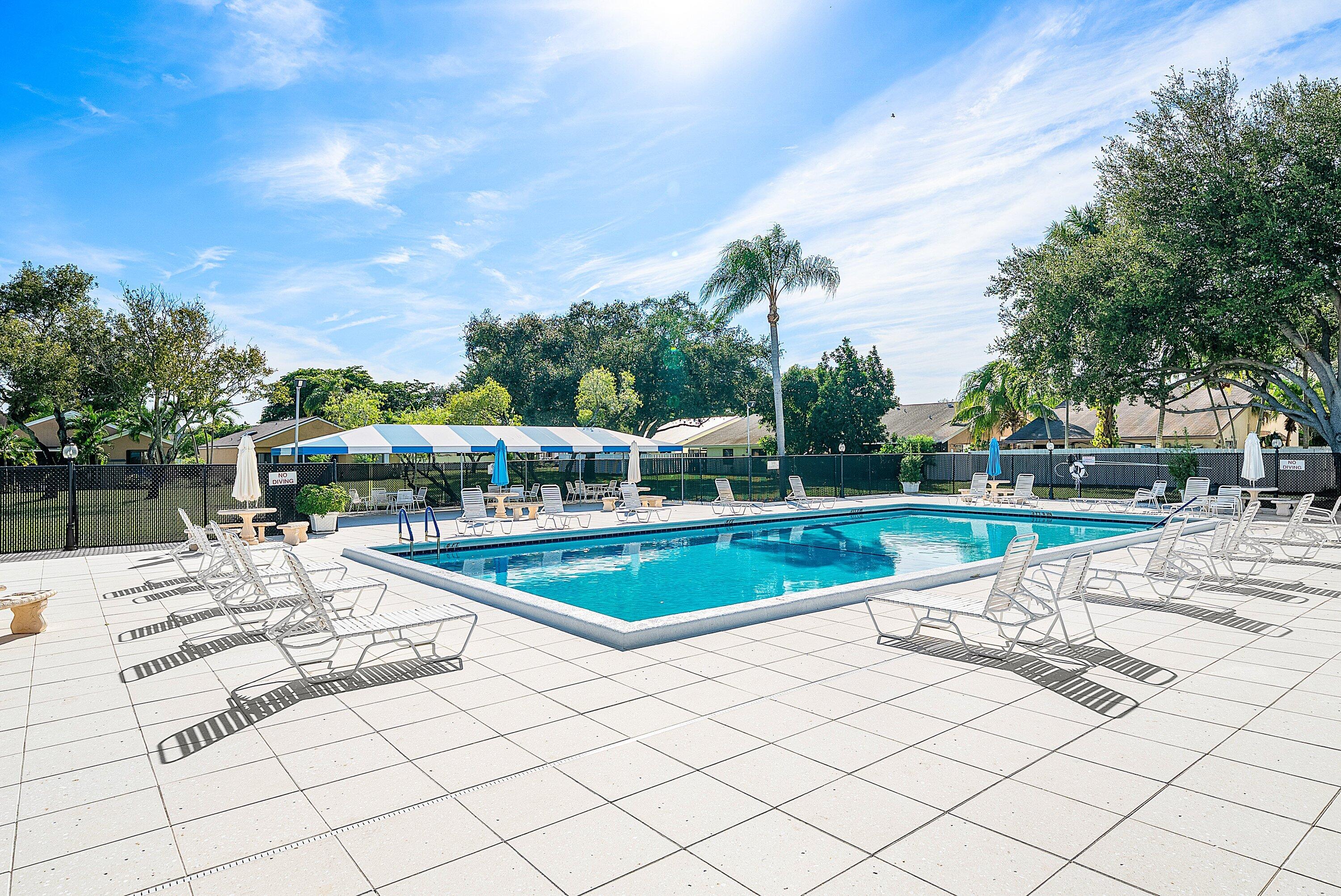16 Ripley Way Boynton Beach, FL 33426 - Photo 26 of 29 POOL