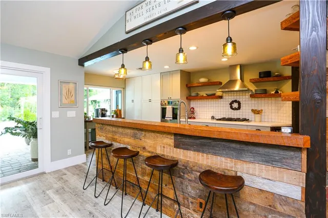 $2,349,000 | 5840 Bur Oaks Lane, Naples, FL 34119