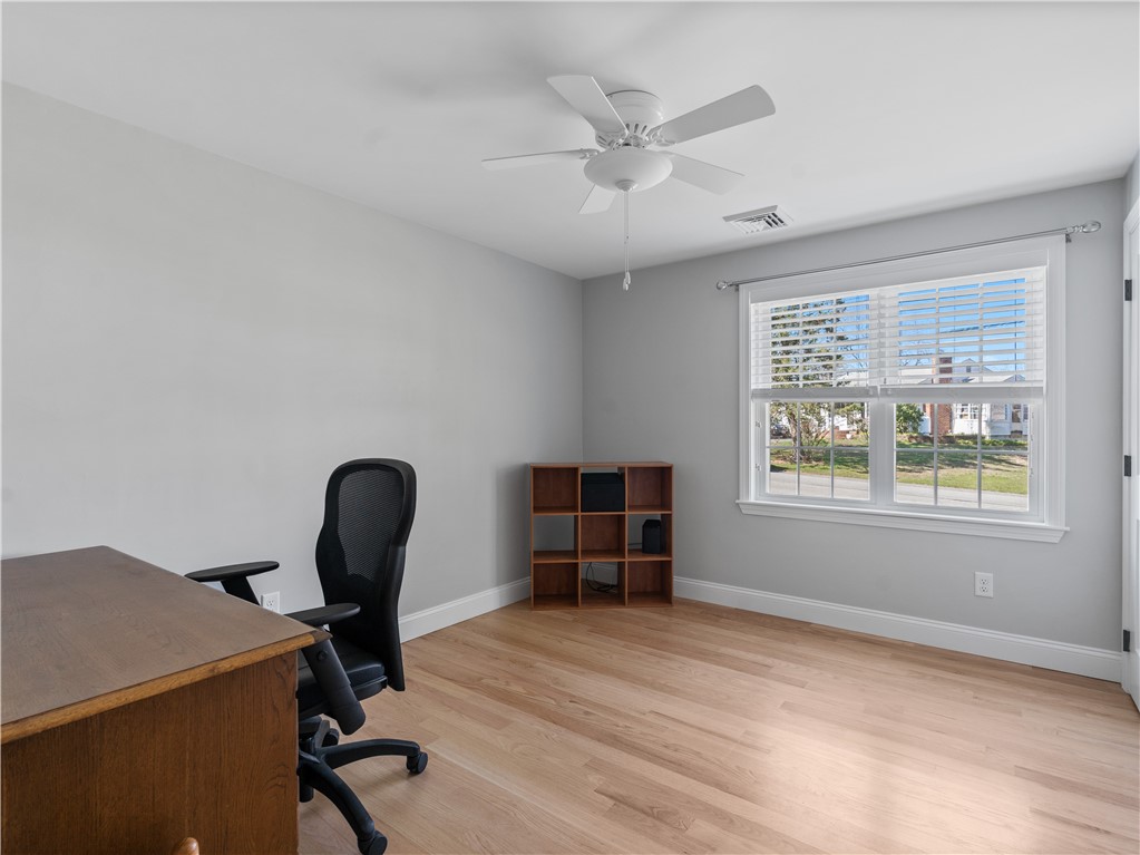 21 Overhill Road Warren, RI 02885 - Photo 23 of 39